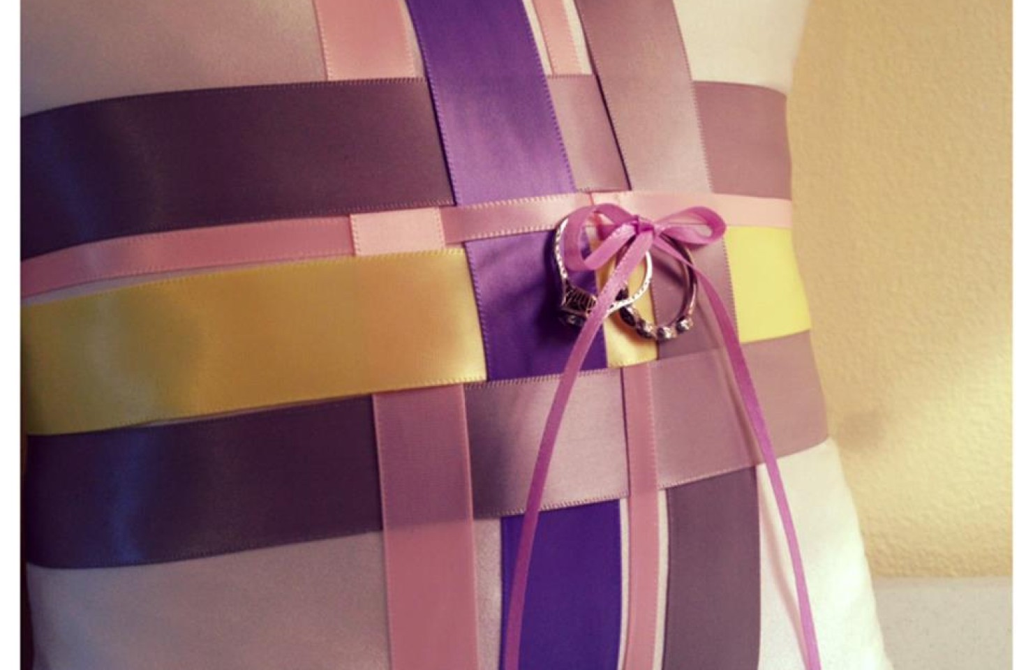 FEATURE DIY RING PILLOW
